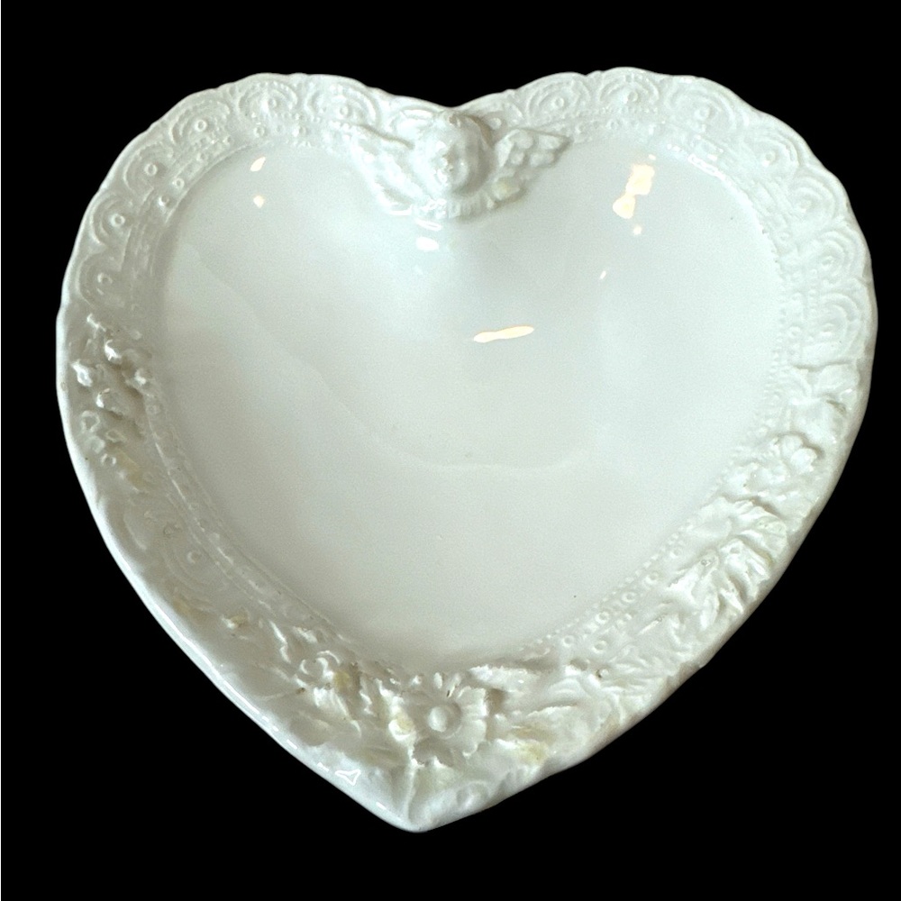 Heart Shaped Trinket Dish made in Italy for Crabtree & Evelyn London. (3-J)